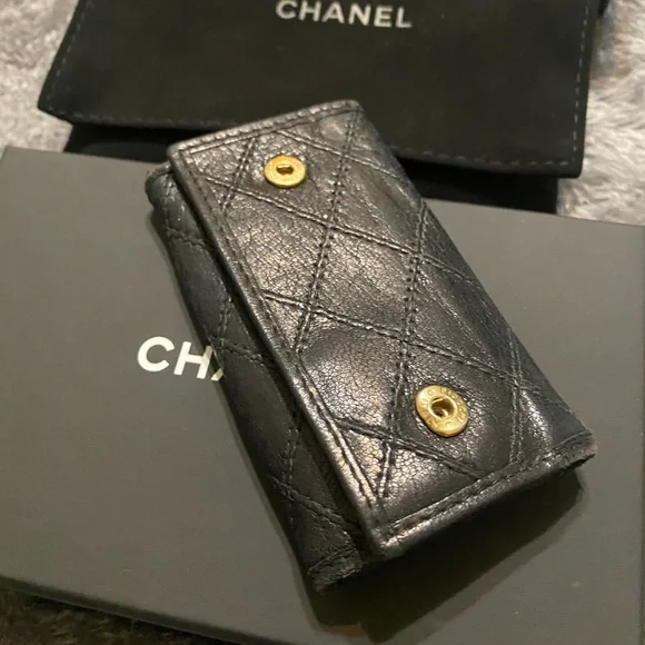 RARE CHANEL 6 key holder - Picture 8 of 15